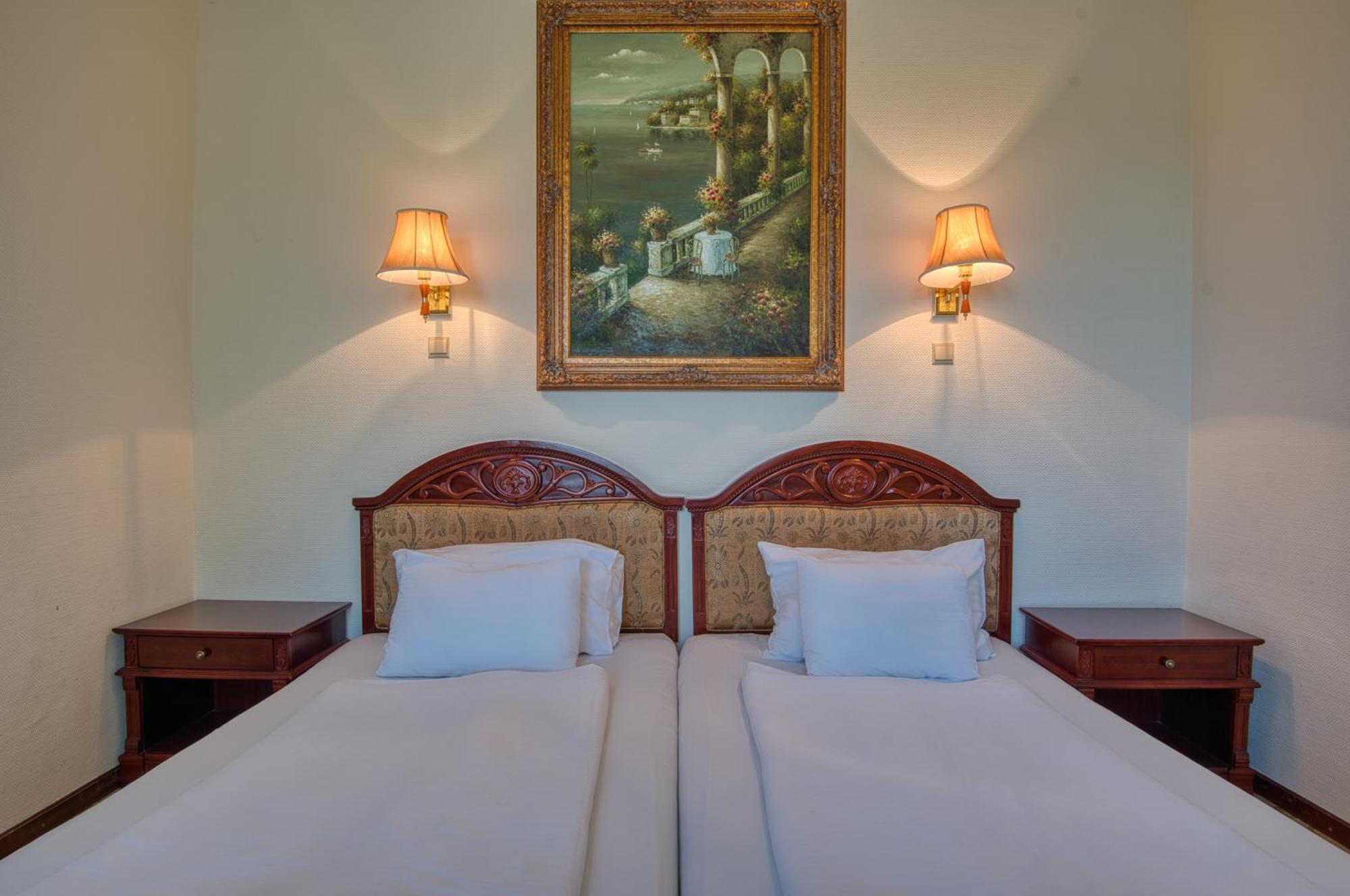 Hotel Bellevue Έστεργκομ Εξωτερικό φωτογραφία