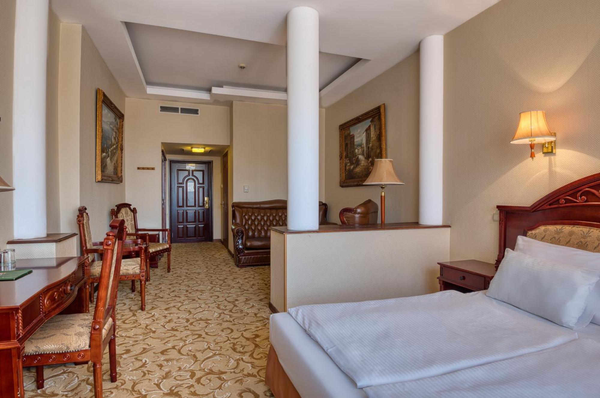 Hotel Bellevue Έστεργκομ Δωμάτιο φωτογραφία