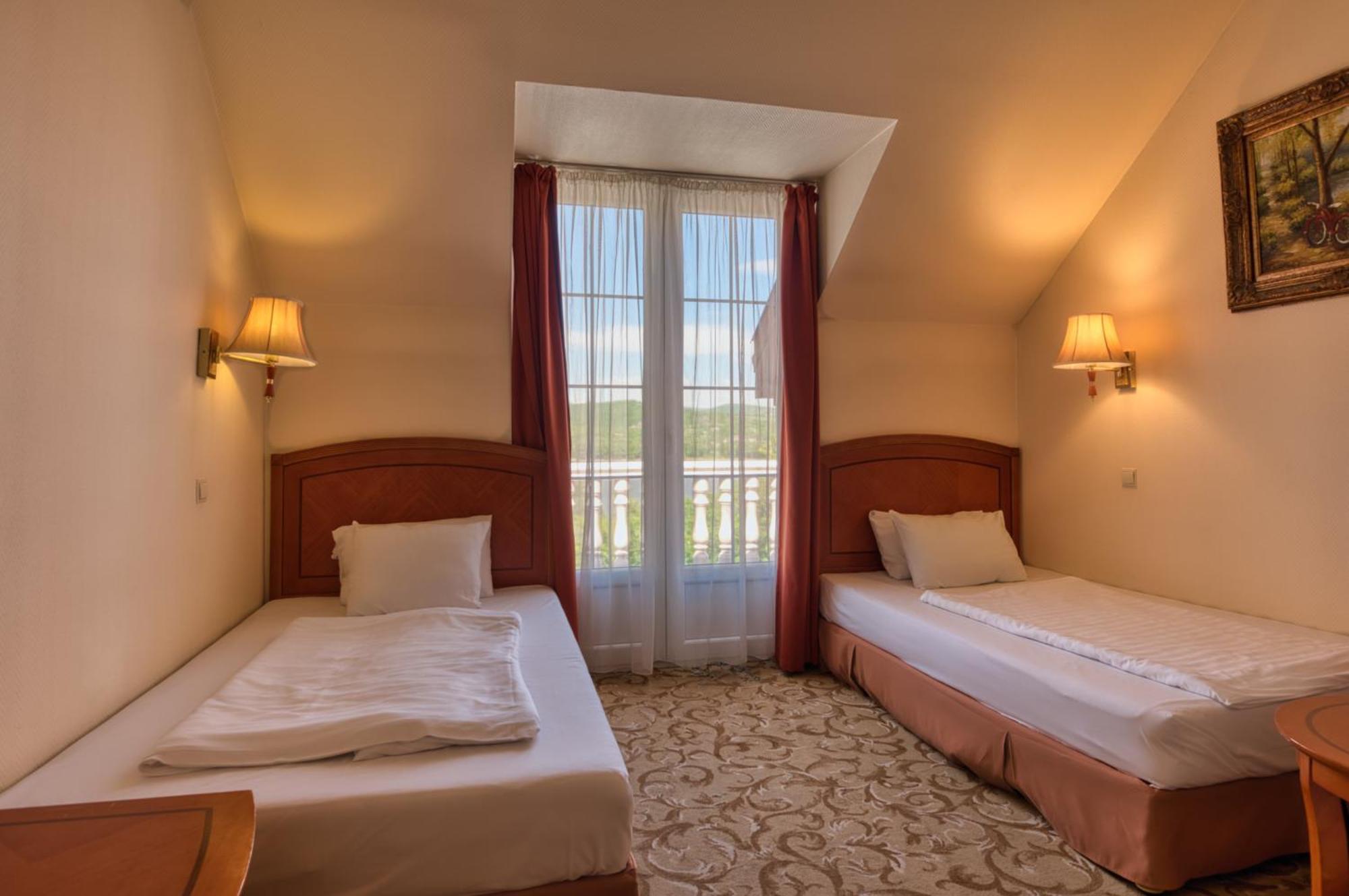 Hotel Bellevue Έστεργκομ Εξωτερικό φωτογραφία