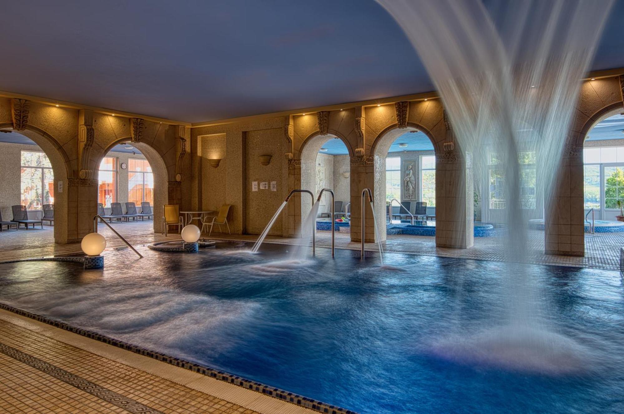 Hotel Bellevue Έστεργκομ Εξωτερικό φωτογραφία